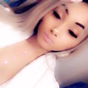 Meet your Posher, Leticia